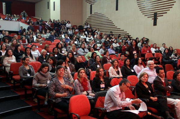 Assis participa de curso sobre educação inclusiva  