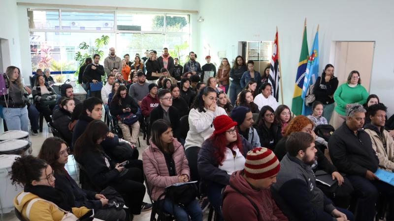 A Secretaria Municipal da Educao de Assis est c