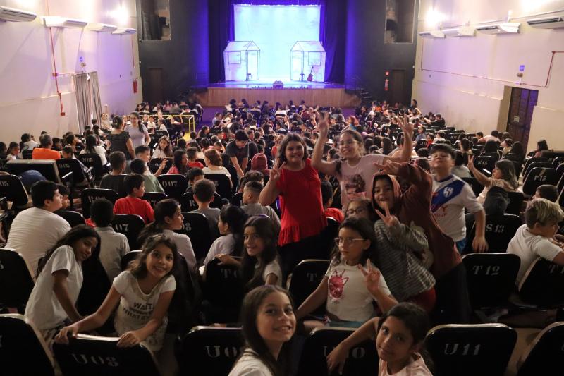 Alunos da rede municipal em Experincia Cultural