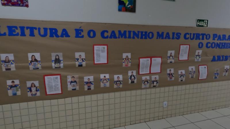 Mostra Literria -  Noite de Autgrafos 5 Ano