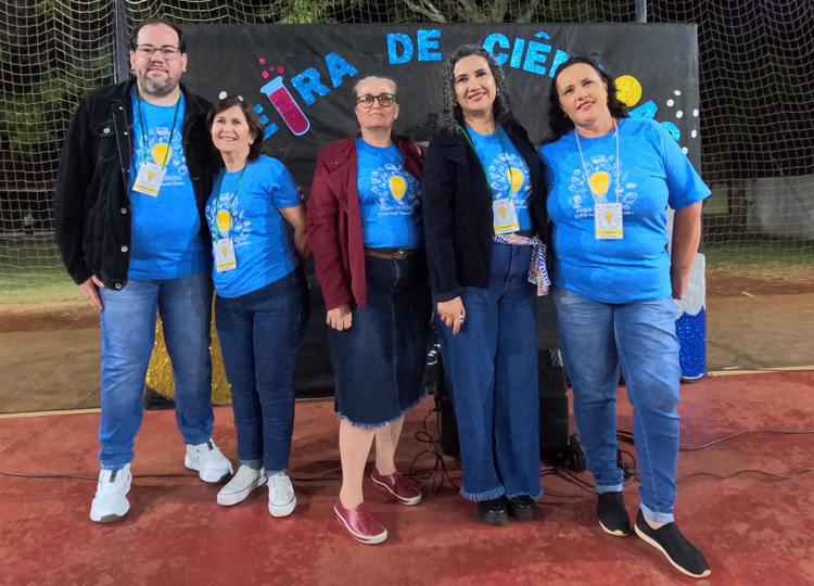 EMEIF Prof. Manoel Simes apresenta trabalhos de alunos atravs de Feira de Cincias e Mostra de Arte