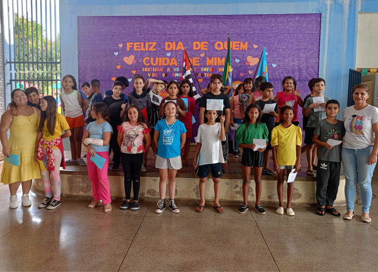 Alunos do 4 ano celebram o Dia da Independncia com apresentao cvica e emocionante