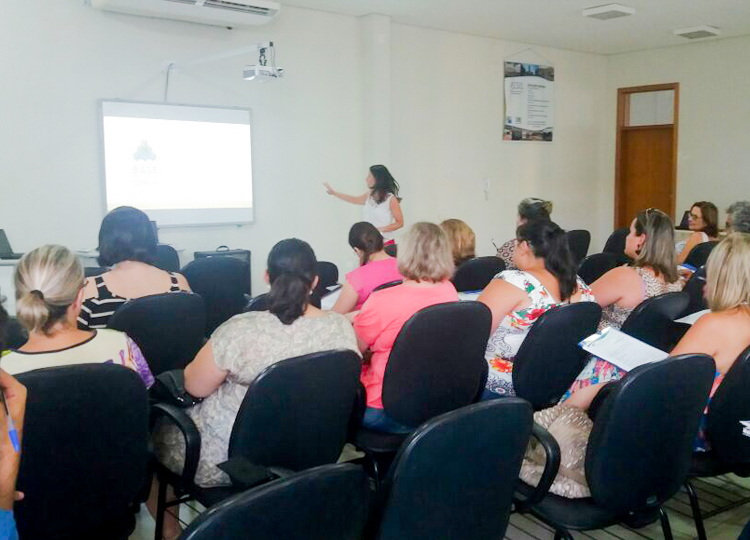 Supervisores e coordenadores da SME discutem Base Nacional Comum Curricular no Dia D