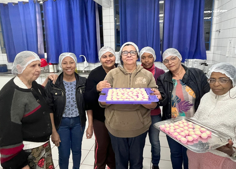 EJA da EMEIF Alides Celeste transforma saberes em doce aprendizado com projeto inspirado em Paulo Freire
