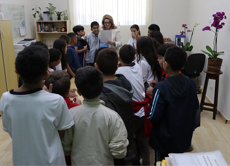 Alunos do 5 Ano da EMEIF Prof. Joo de Castro visitam Secretaria da Educao para Dilogo Enriquecedor