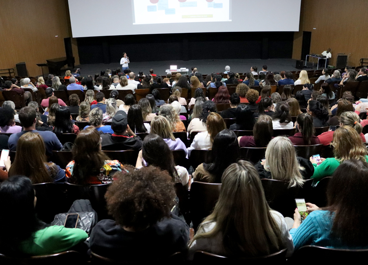 Secretarias Municipais de Educao e Sade promovem evento de aes integrativas em prol de crianas que necessitam de atendimento especial