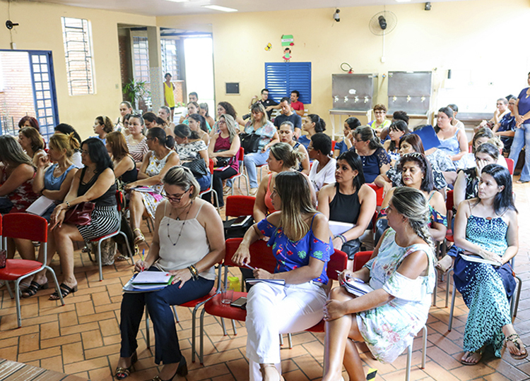 Unidades escolares de Assis realizam planejamento anual