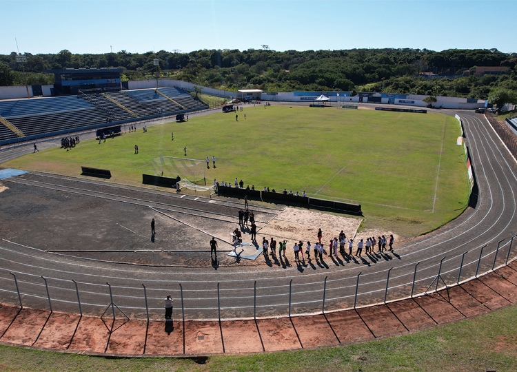 11 Festival de Atletismo da Rede Municipal emociona e mobiliza 1.500 crianas em Assis