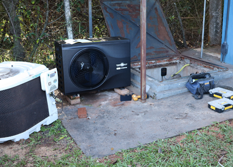 Prefeitura Municipal e Secretaria da Educao de Assis realizaram a troca da bomba de calor no Ncleo de Natao Adaptada 