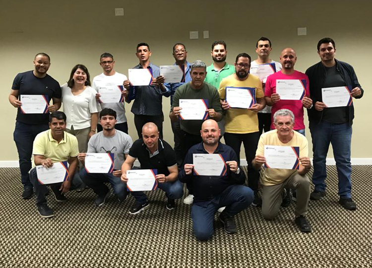 Equipe da Manutenção da Secretaria da Educação realiza treinamento em Araçatuba