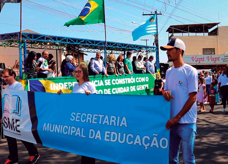 Educao Municipal participa do desfile cvico de 7 setembro