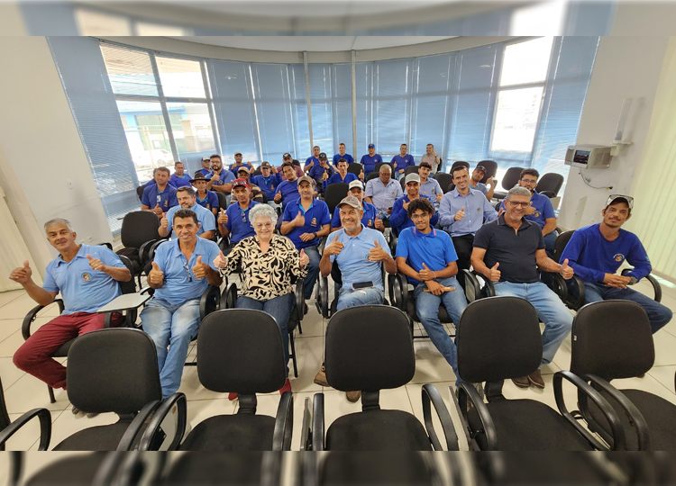 Engenheiro de Segurana do Trabalho faz palestra sobre equipamentos de proteo para os servidores da SME