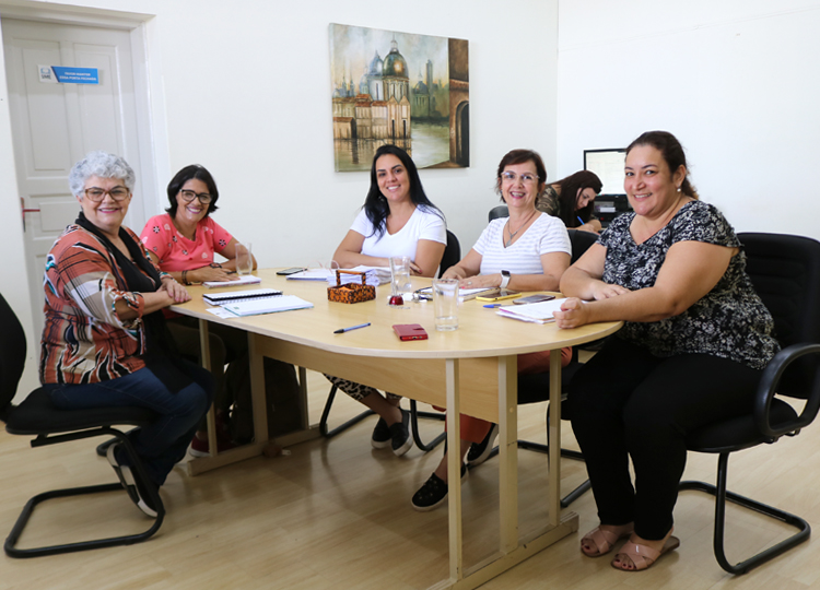 Reunio com a secretria de Assistncia Social