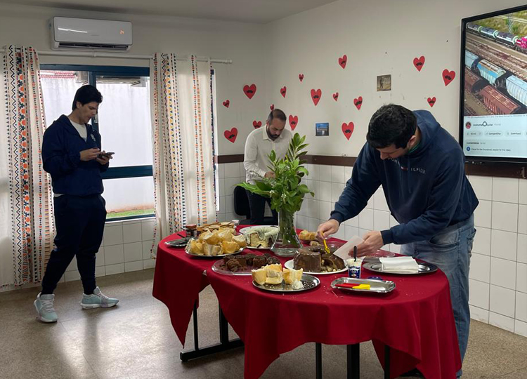Caf da Manh Rene Famlias na EMEI Prof. Adelina Petrini Bolfarini