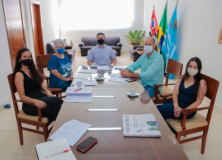 Educao Municipal e Cozinha Piloto j organizam retorno da entrega dos kits de alimentos secos aos alunos da Rede