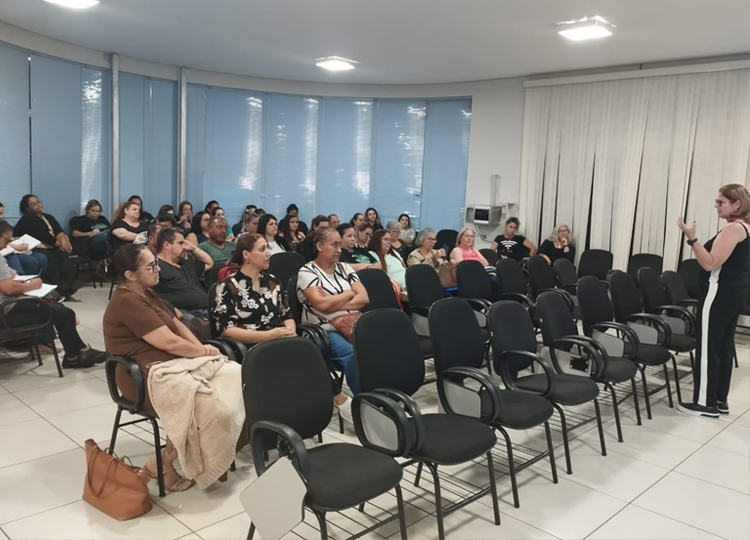 Secretaria Municipal de Educao de Assis promove formao sobre incluso e atendimento educacional especializado