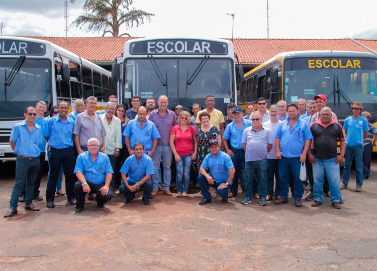 Prefeito agradece motoristas da Educao que fizeram transporte pblico emergencial em Assis