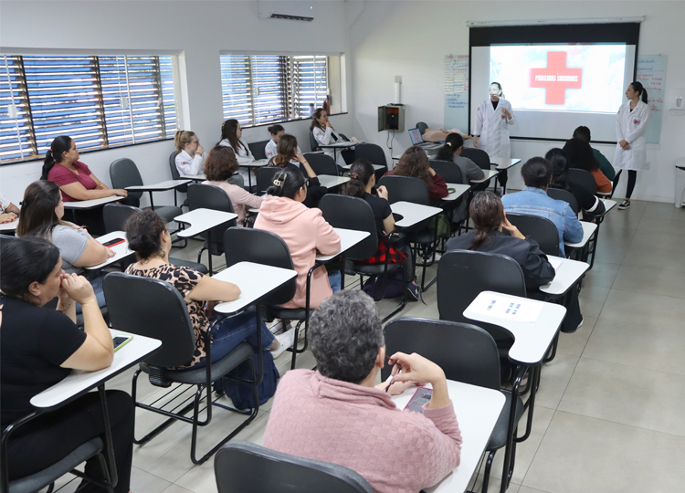 Profissionais da SME Recebem Curso de Primeiros Socorros em Parceria com a FEMA